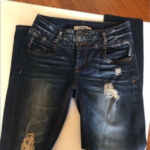 Refuge distressed skinny jeans !!
